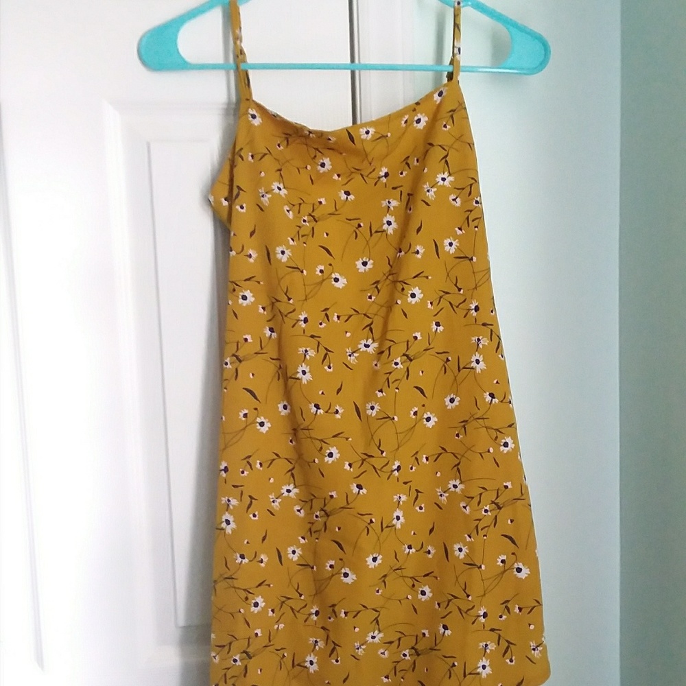 Yellow daisy print open back spaghetti strap